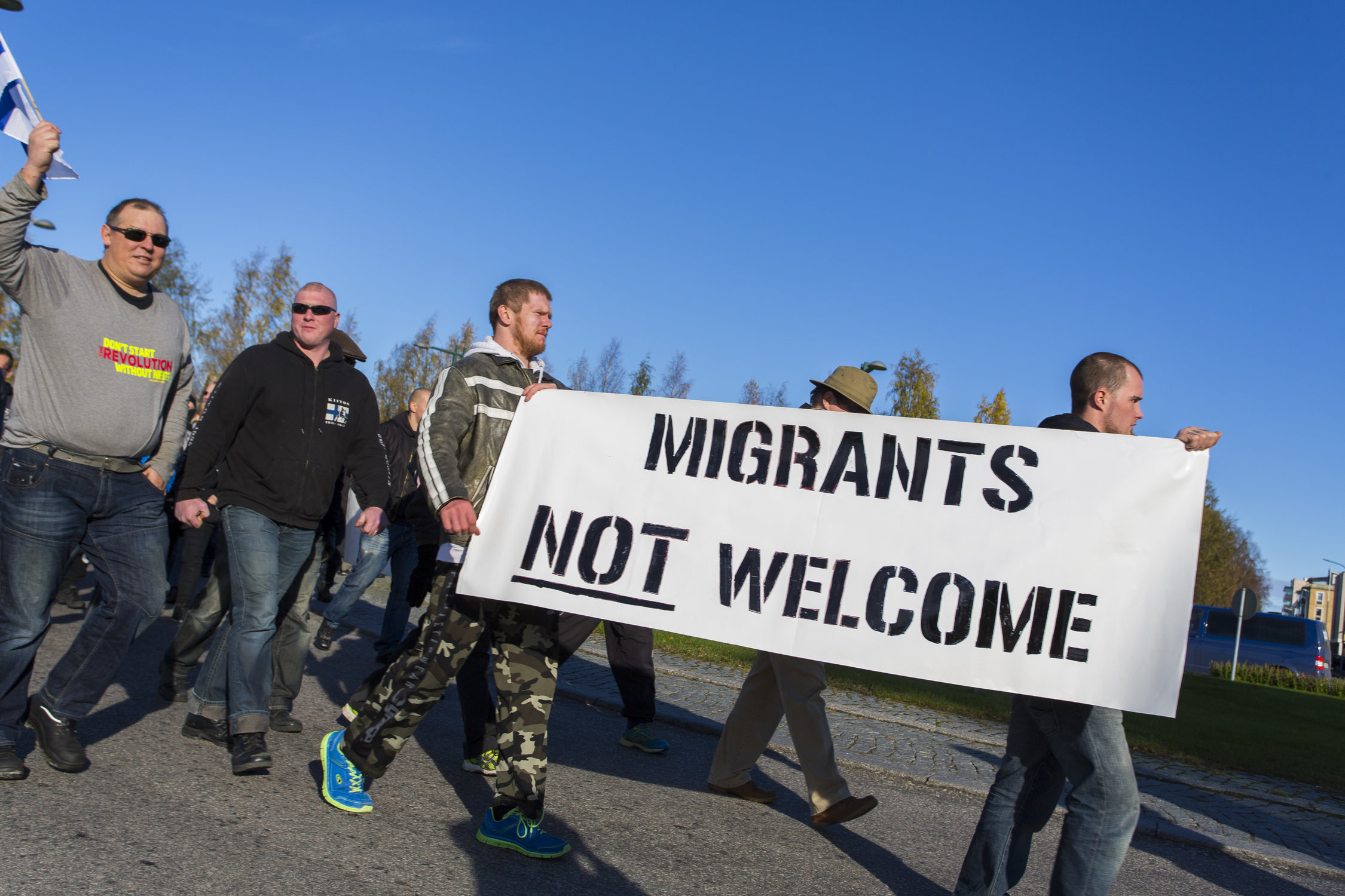Göçmen karşıtı protestocuların İsveç ve Finlandiya arasındaki sınır kasabası Tornio'da 3 Ekim 2015 tarihinde düzenlendikleri miting.