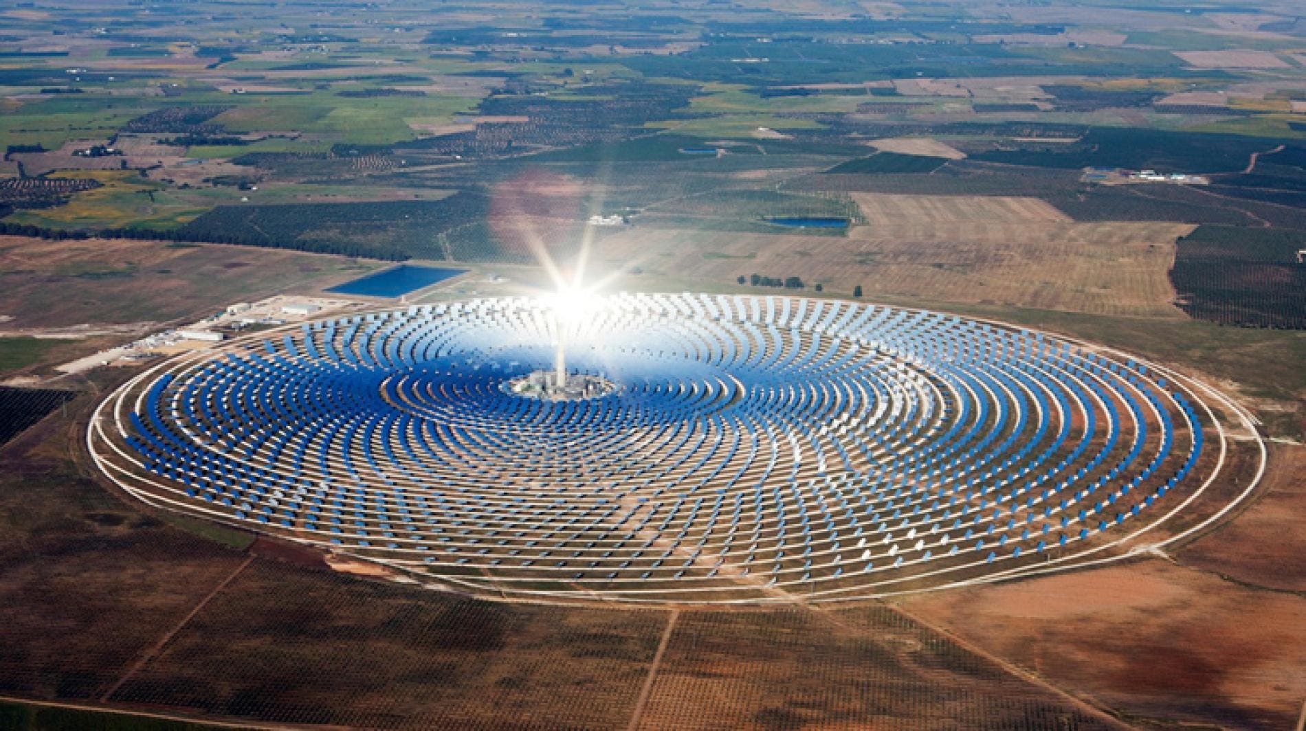 Какая электростанция самая крупная. Ps10 Солнечная электростанция. Уарзазат Солнечная электростанция. Солнечная электростанция Нур в Марокко. Марокко Солнечная электростанция Варзазат.