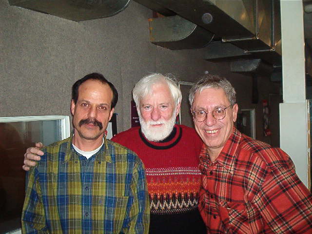 Roni Margulies, Uri Avnery ve Ömer Madra'yla birlikte Harbiye stüdyolarında.
