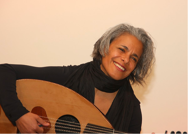 Filistinli müzisyen Kamilya Jubran