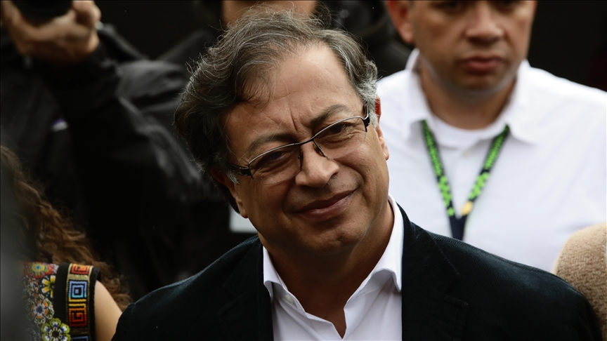 Kolombiya'da cumhurbaşkanlığı seçimini Petro kazandı.
