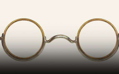 Kitap kapağından gözlük çizimi