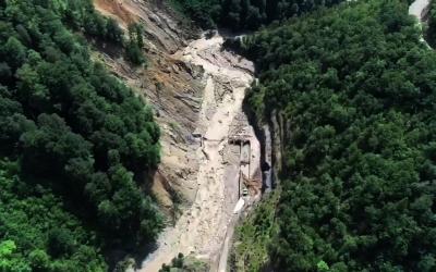 CHP milletvekili Hasan Baltacı Kastamonu'da yıkılan HES'i görüntüledi.