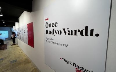 Yerleştirmeden bir görüntü: "önce radyo vardı"