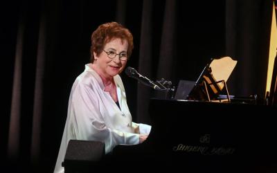 Marie-Paule Belle