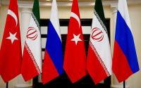 Zirveden Türkiye, Rusya ve İran bayrakları yan yana