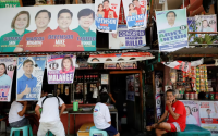 Filipinler'de adayların seçim afişleri