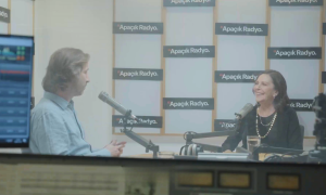 Lale Mansur ve İlksen Mavituna Açık Radyo'da.