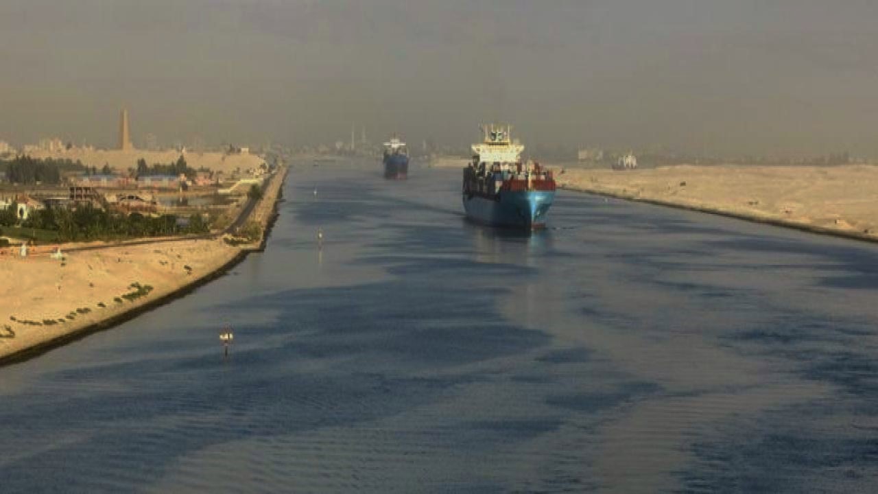 Почему канал суэцкий. Суэцкий канал. Суэцкий канал Египет. Суэцкий канал 2024. Через Суэцкий канал по красному морю.